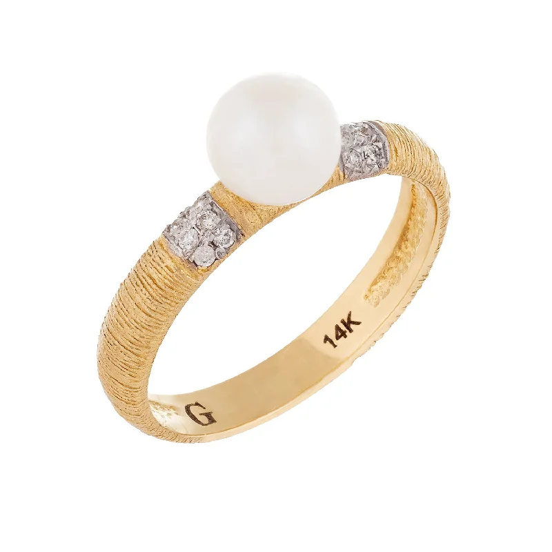 14k Yellow Gold Pearl Diamond Ring