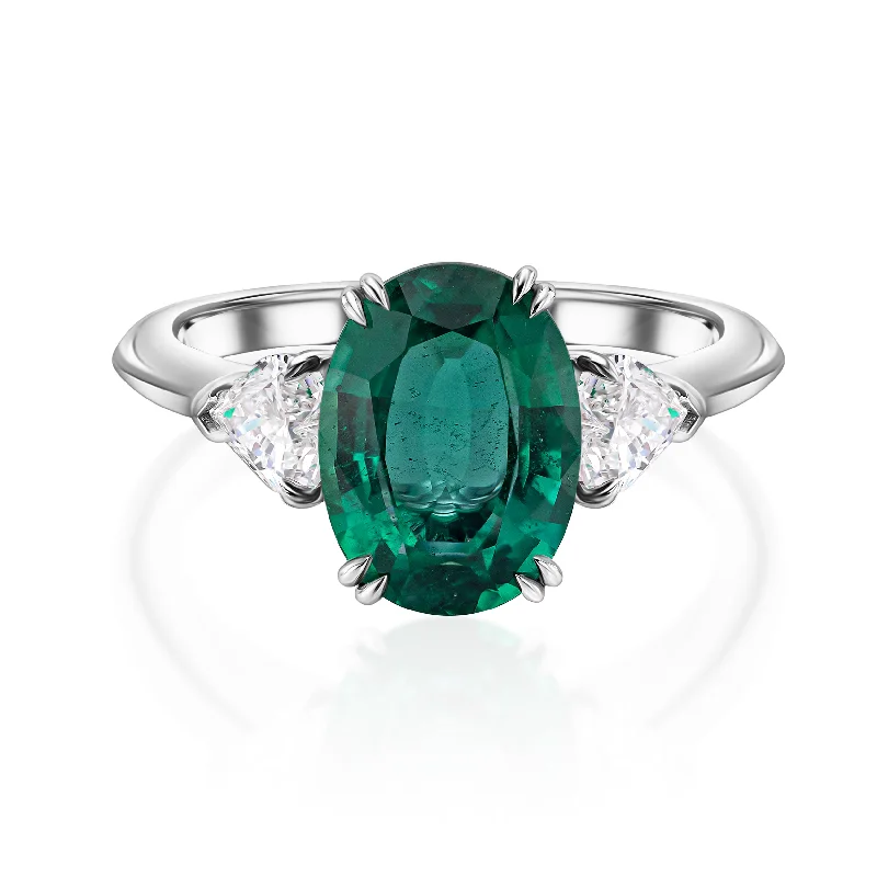 3.00 carat emerald ring with 0.40 carat natural diamonds