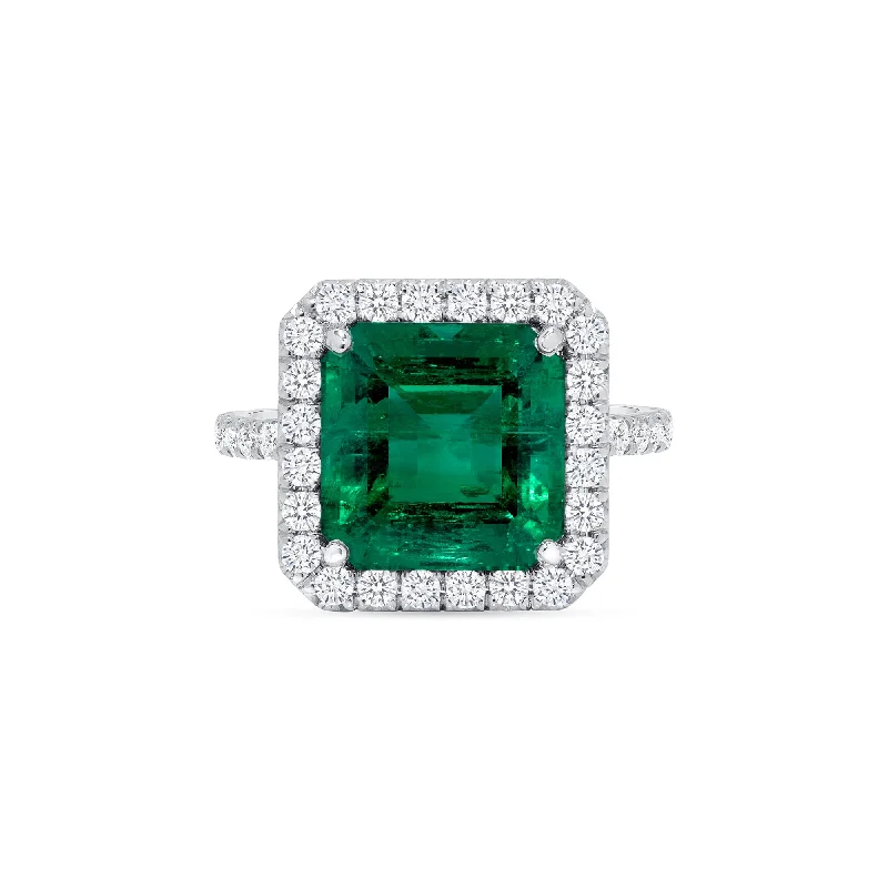 5.20 Carat Square Emerald Ring with 0.69 Carat Natural Diamonds