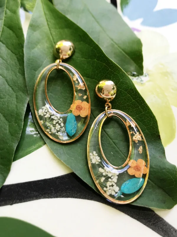 Oval Dried Flower Post Earrings