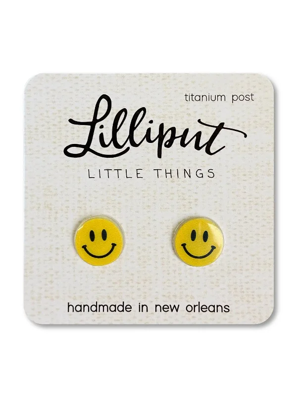 Smiley Face Posts by Lilliput Little Things